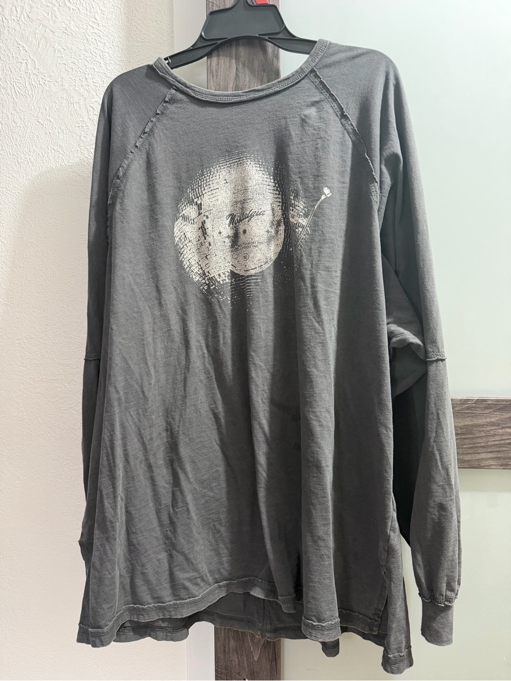 aerie Women's Gray Long-Sleeve Graphic Tee